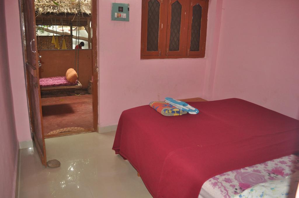 Uma Shankar Hampi Bagian luar foto