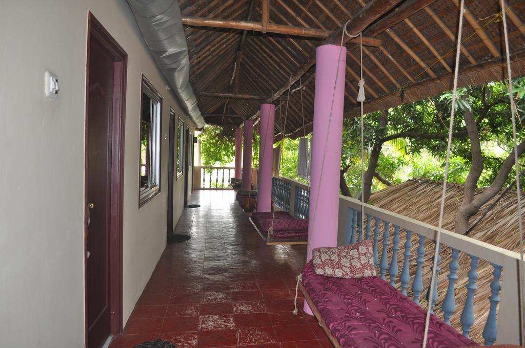 Uma Shankar Hampi Bagian luar foto